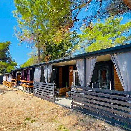 2 Bedroom Lovely In