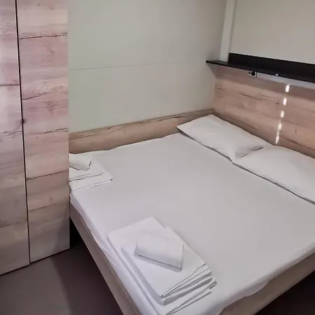 2 Bedroom Lovely In Privlaka