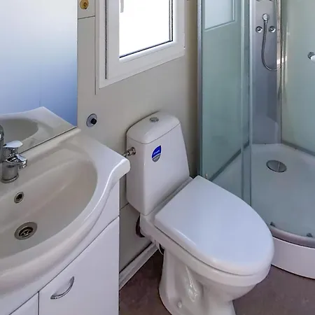 2 Bedroom Lovely In * Privlaka